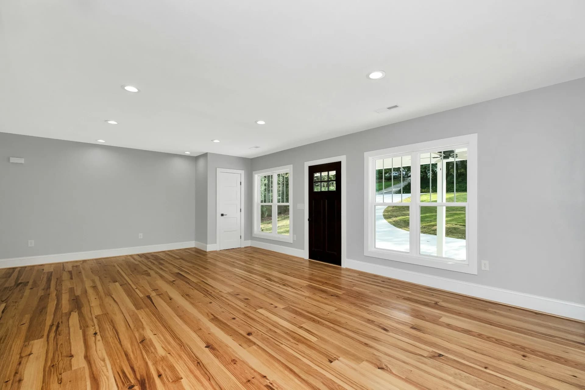Blackburn's Interiors how much does it cost to do 1000 square feet of flooring blog photo (how-much-does-it-cost-to-do-1000-square-feet-of-flooring-hero)